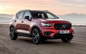 Volvo XC40 D4 R-Design 2017 года (UK)